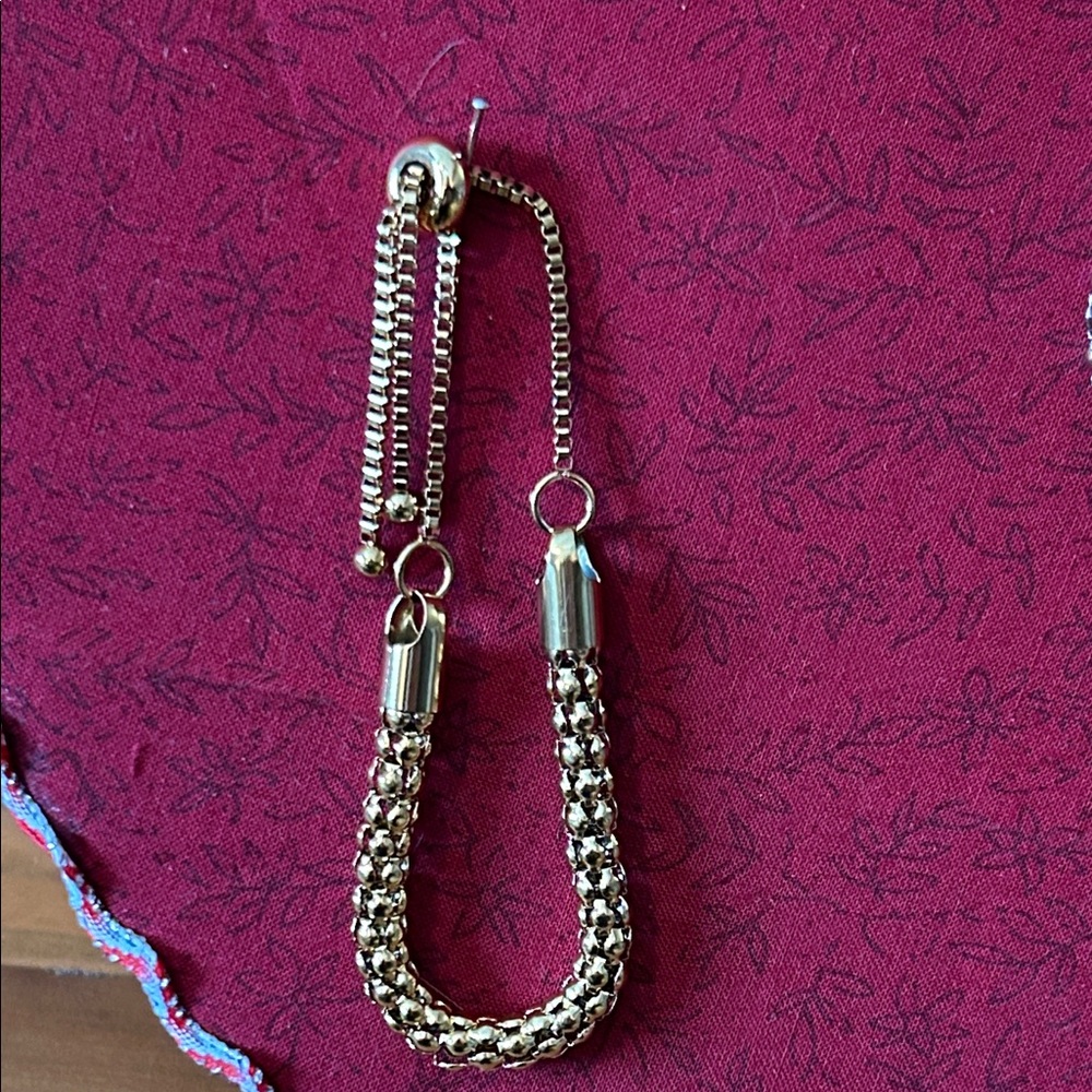 Elegant Stainless Steel Adjustable Bracelet’s. Gold & Silver - Picture 3 of 7